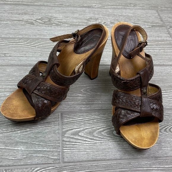 FRYE Dolly Block Heel Strappy Leather Sandal - Picture 3 of 8